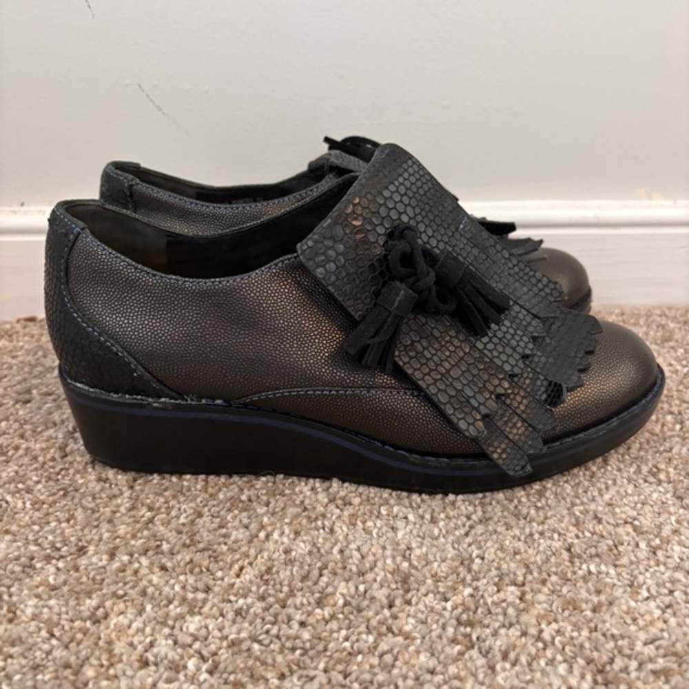 Cole Haan Kiltie Tassel Loafers Metallic Textured Leather Wedge Shoes Size 7